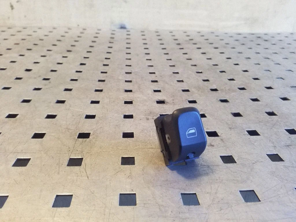 Elektrinių langų jungtukas