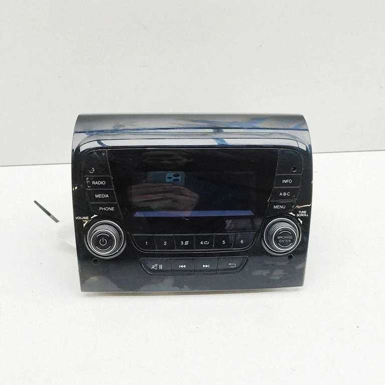 Radija/ CD/DVD grotuvas/ navigacija