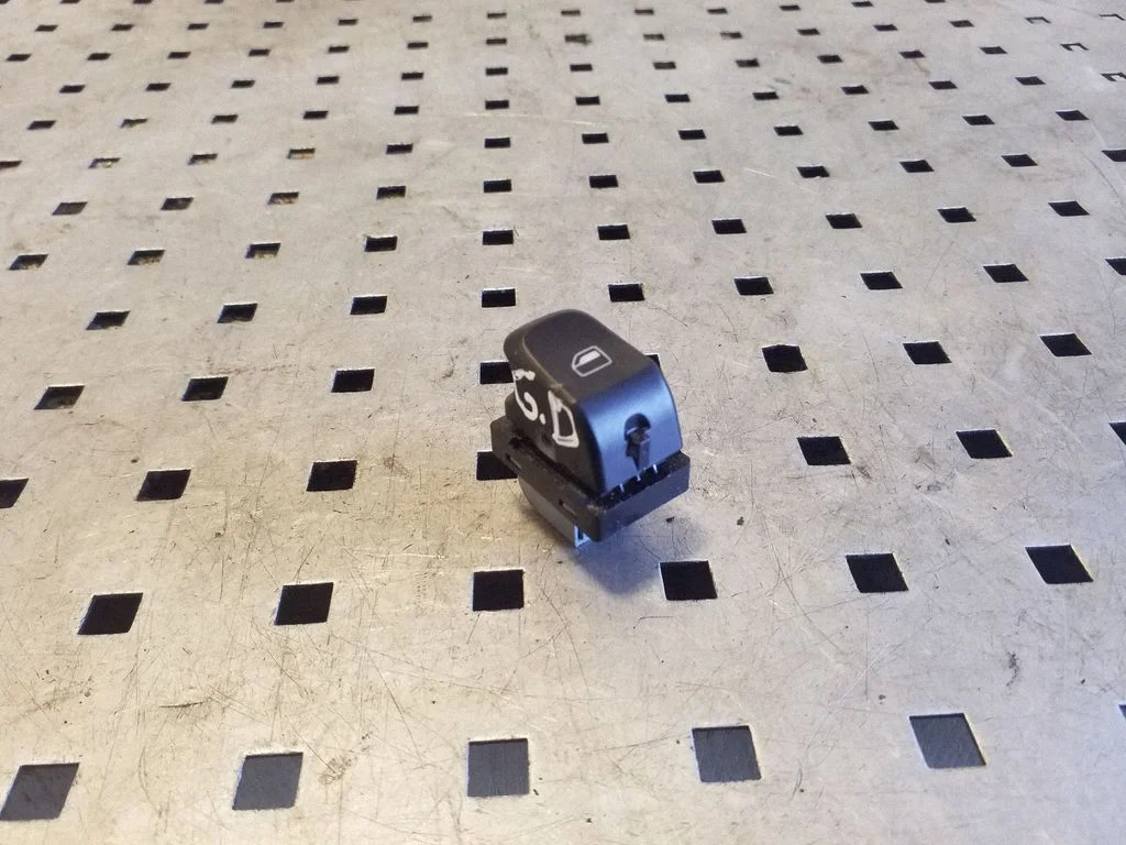 Elektrinių langų jungtukas
