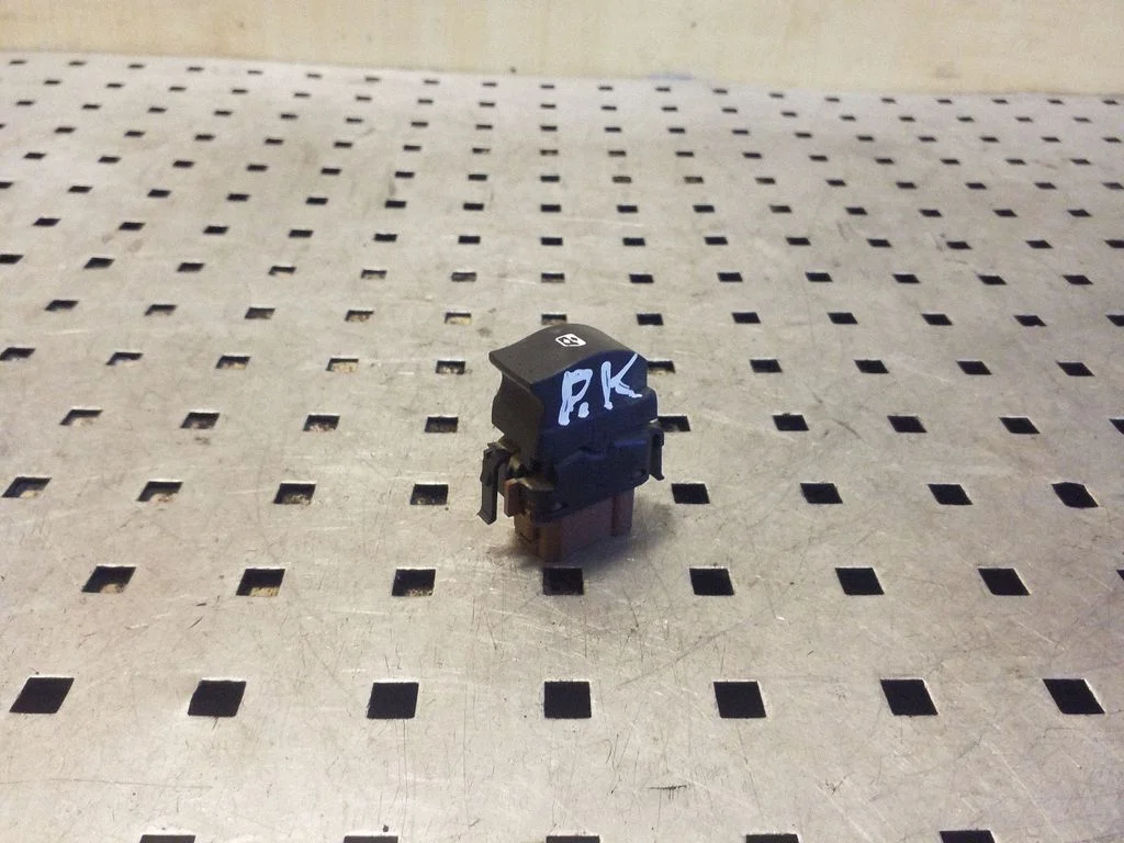Elektrinių langų jungtukas