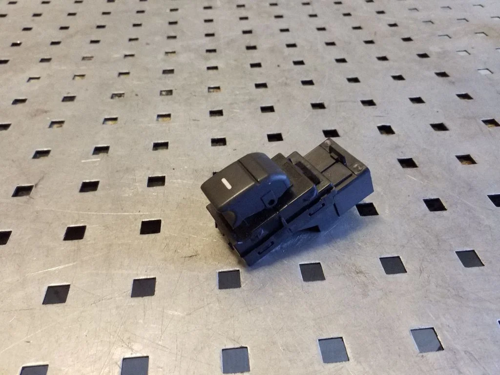 Elektrinių langų jungtukas