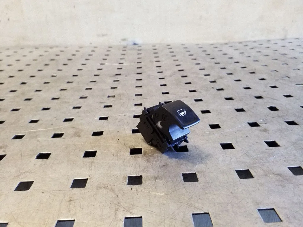 Elektrinių langų jungtukas
