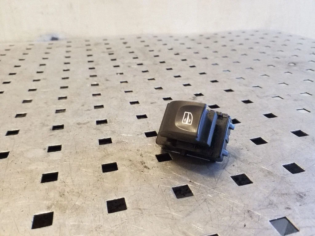 Elektrinių langų jungtukas