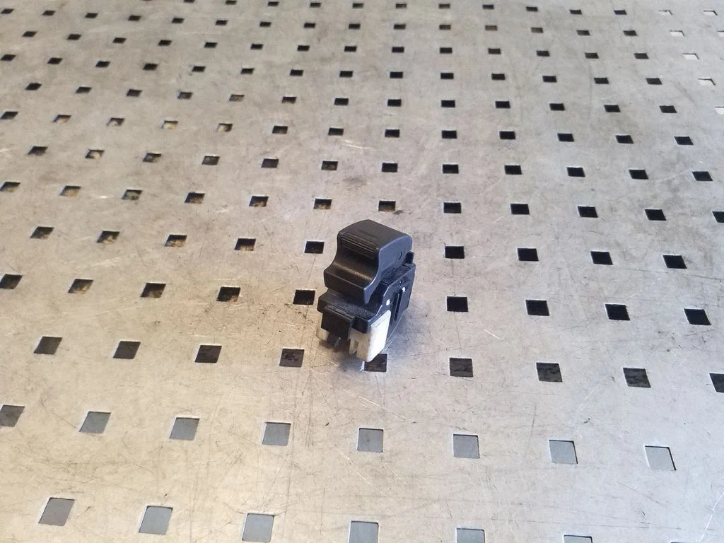 Elektrinių langų jungtukas