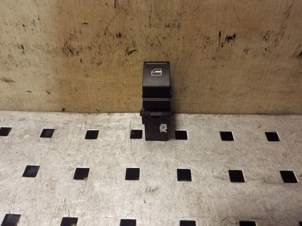 Elektrinių langų jungtukas