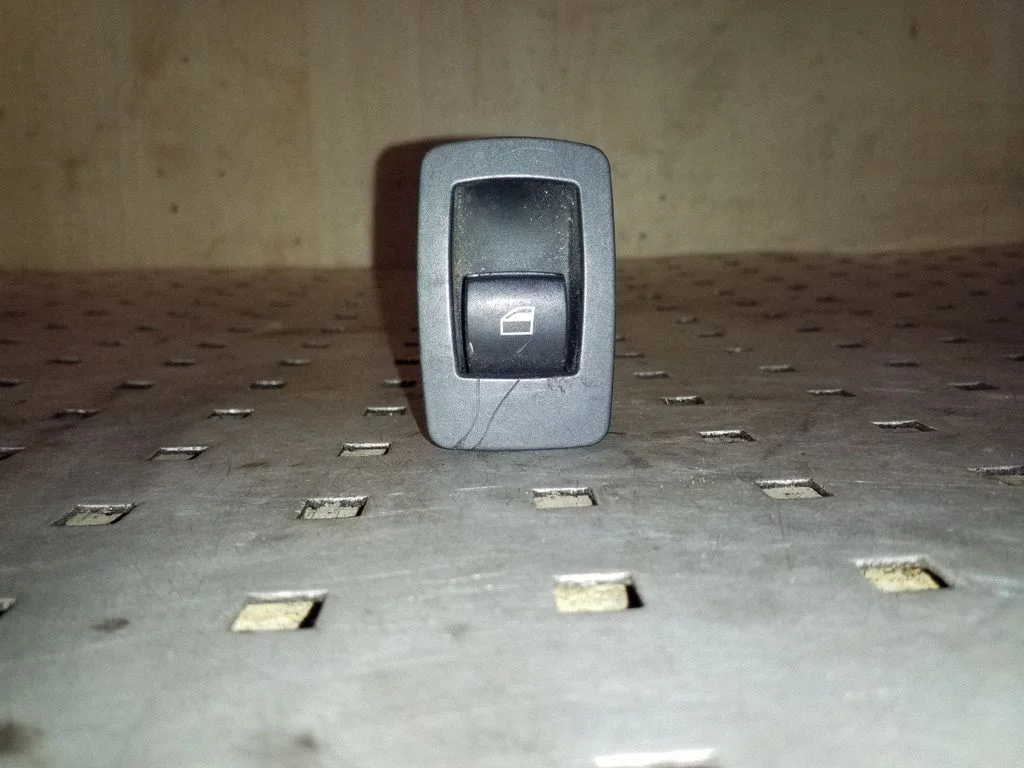 Elektrinių langų jungtukas