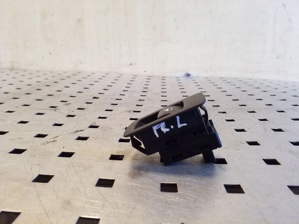 Elektrinių langų jungtukas
