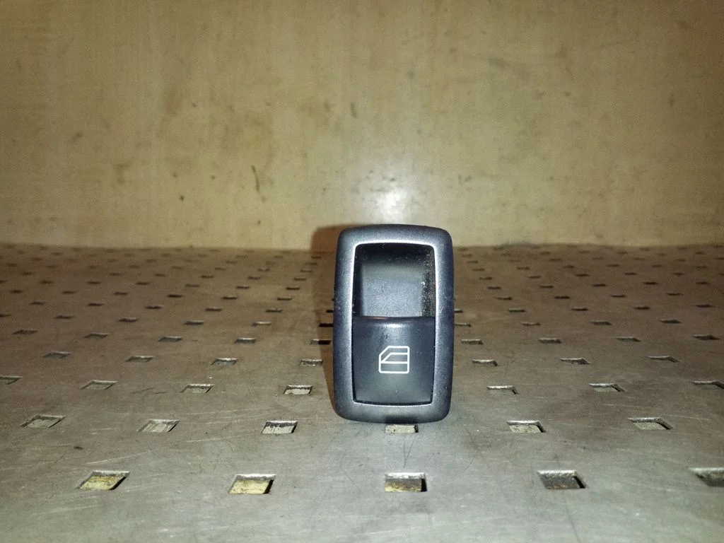 Elektrinių langų jungtukas