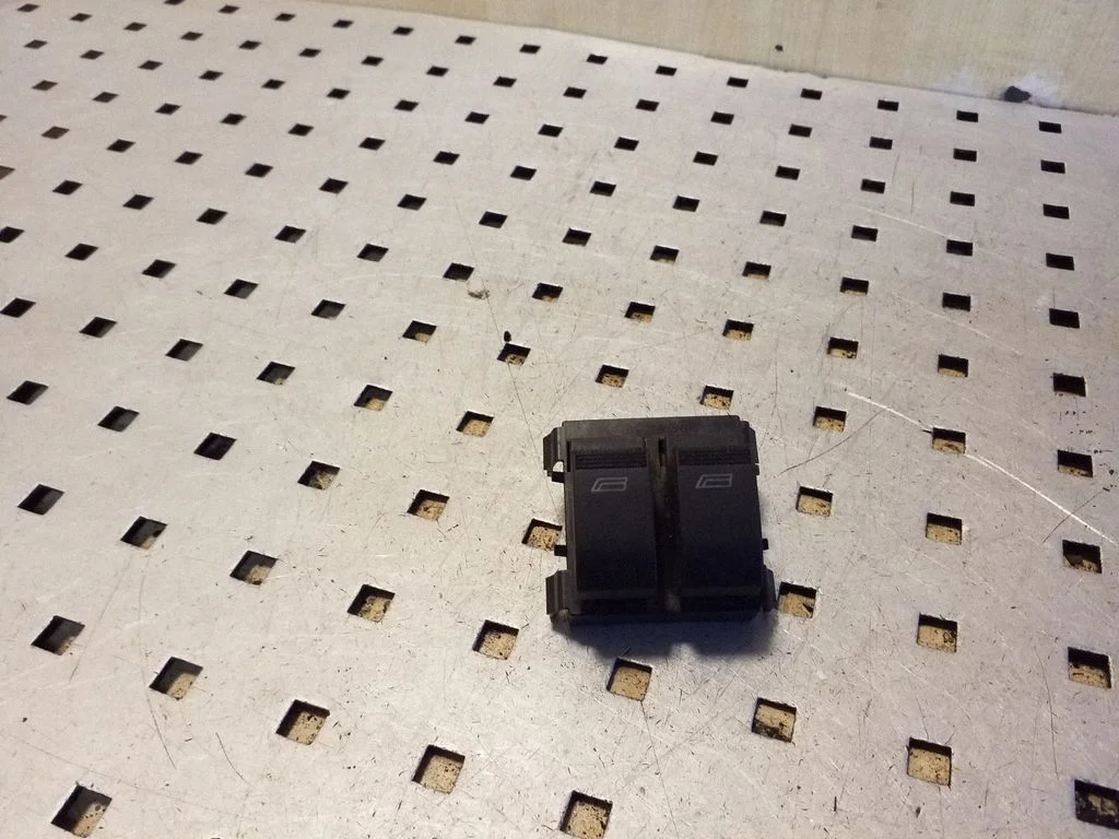 Elektrinių langų jungtukas