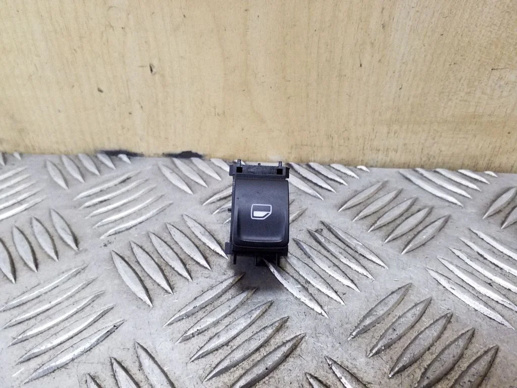 Elektrinių langų jungtukas