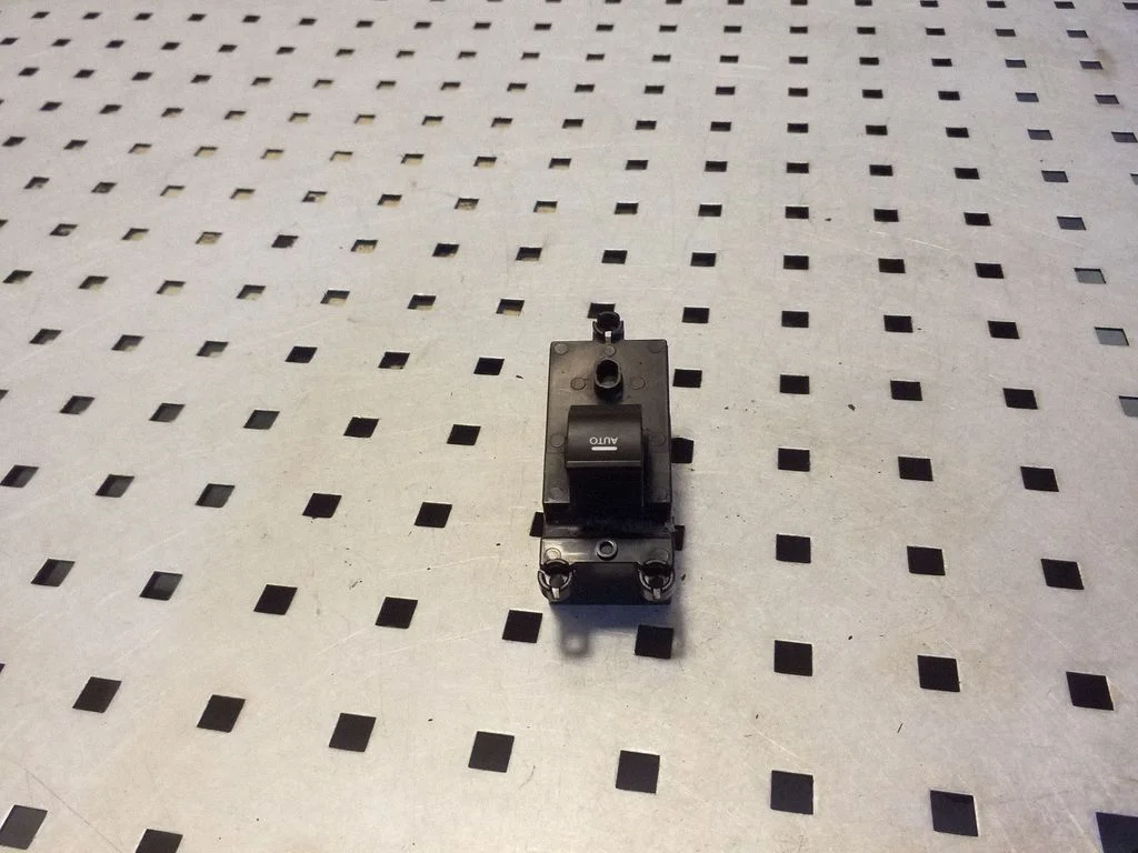 Elektrinių langų jungtukas