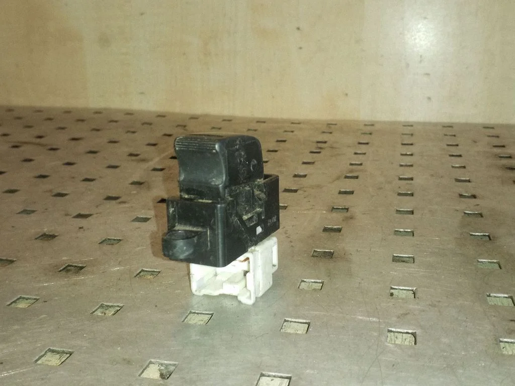 Elektrinių langų jungtukas