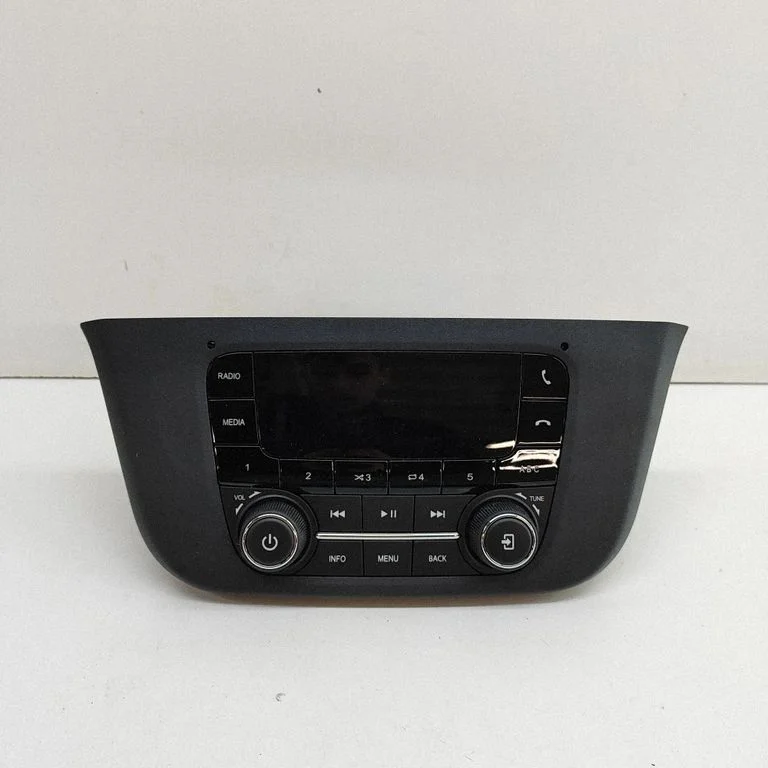 Radija/ CD/DVD grotuvas/ navigacija