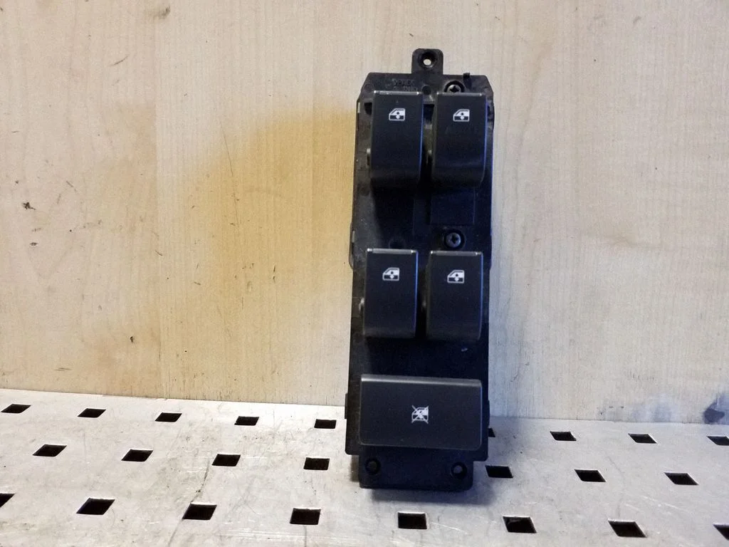 Elektrinių langų jungtukas