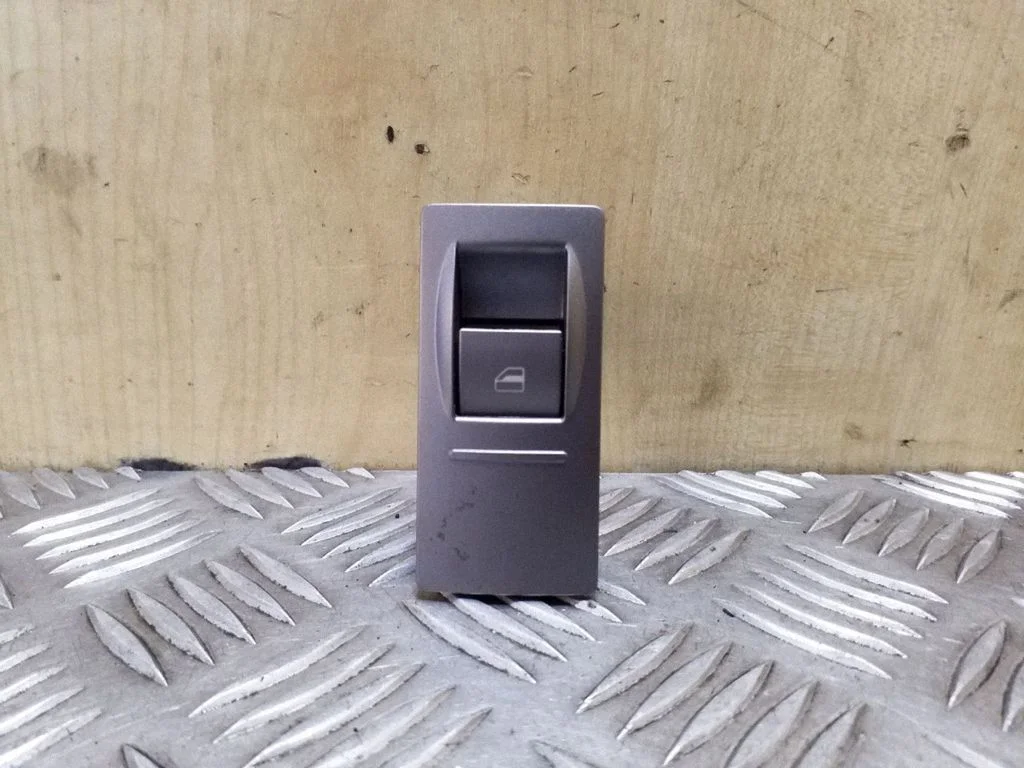 Elektrinių langų jungtukas