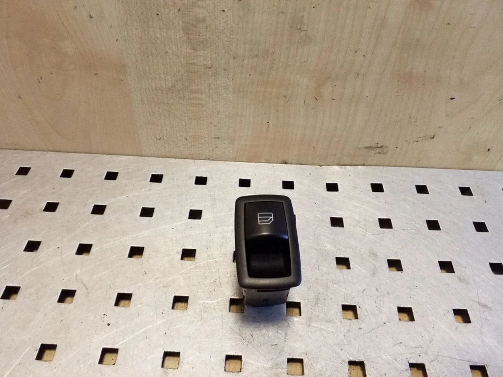 Elektrinių langų jungtukas