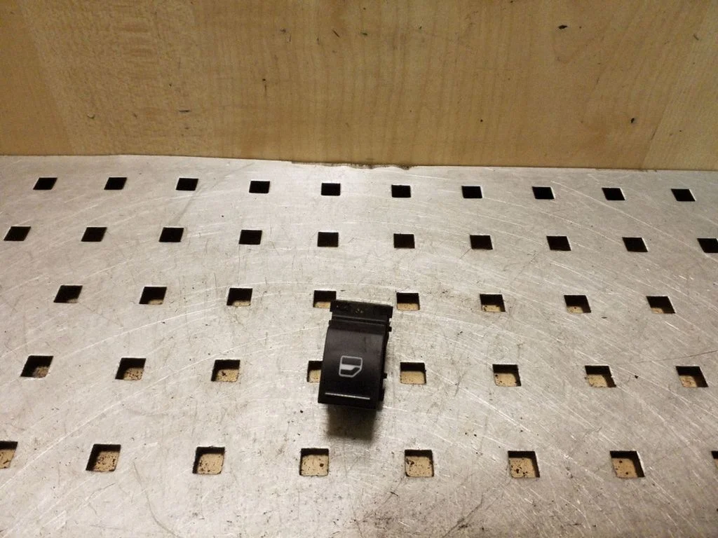 Elektrinių langų jungtukas