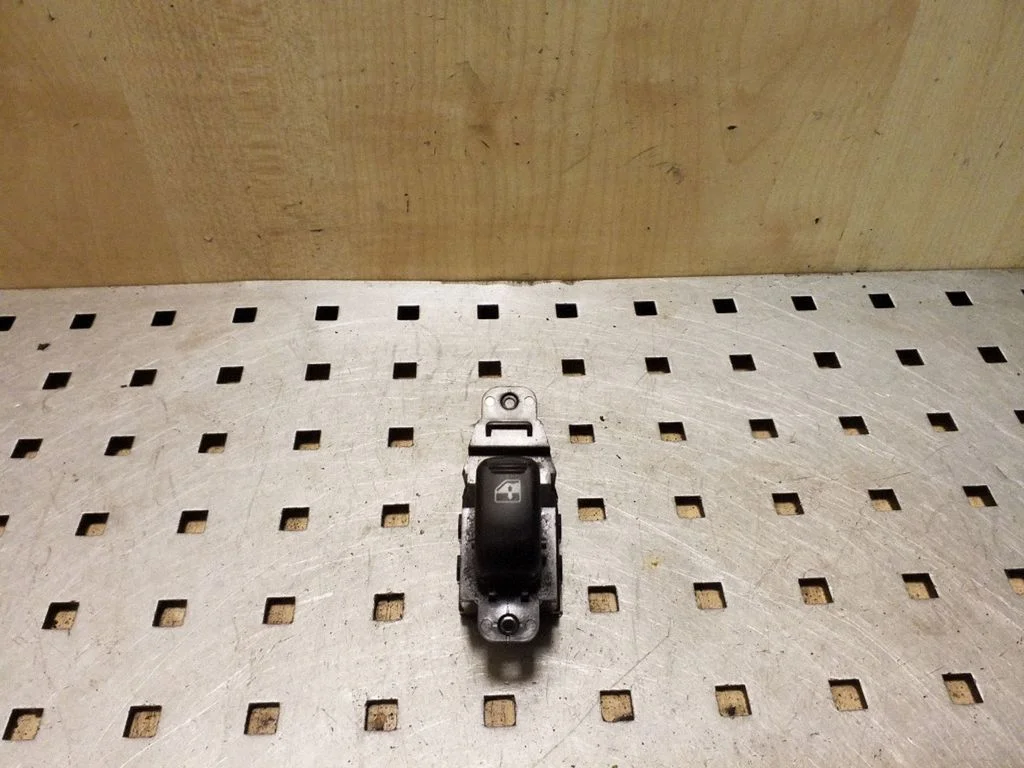 Elektrinių langų jungtukas