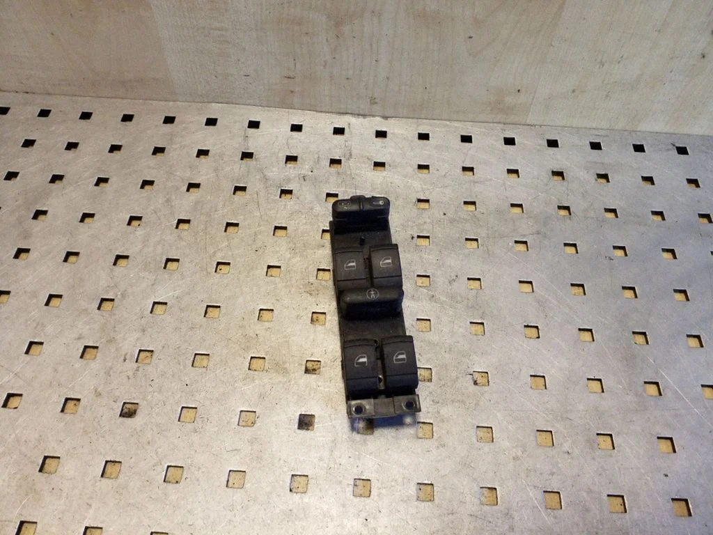 Elektrinių langų jungtukas