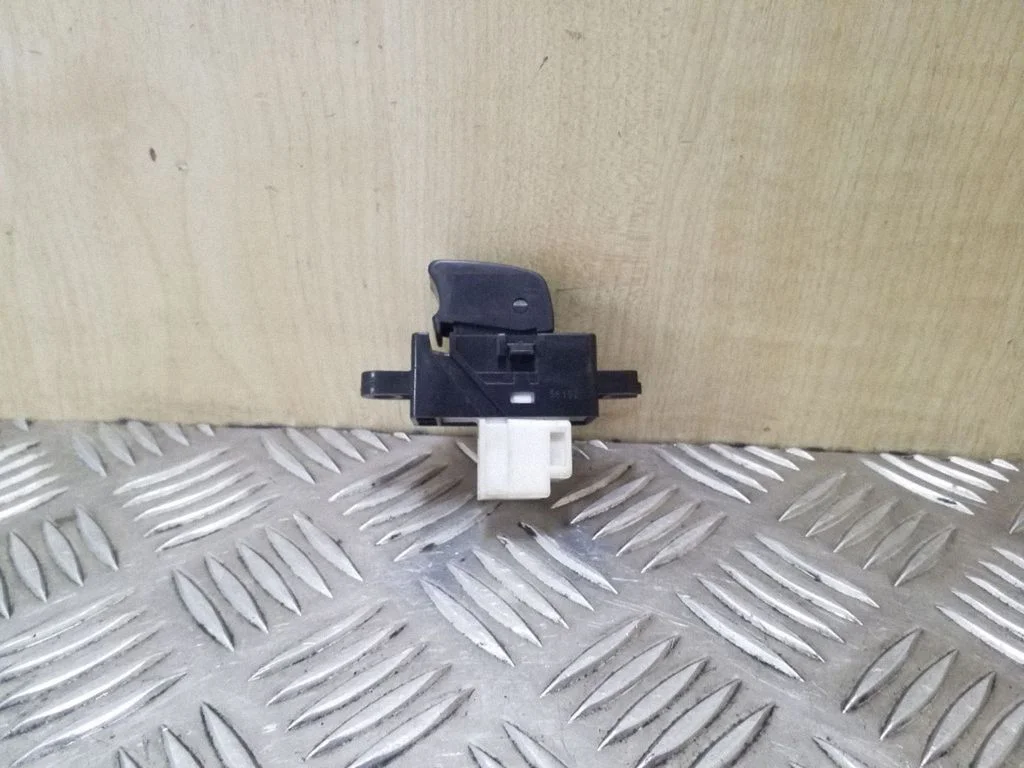 Elektrinių langų jungtukas