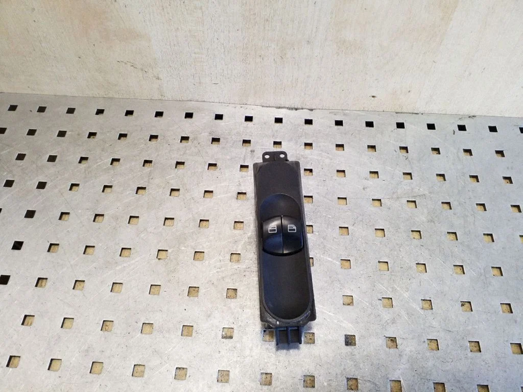 Elektrinių langų jungtukas