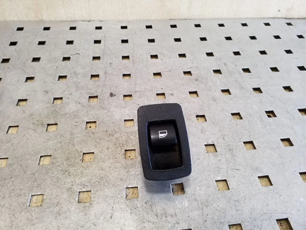 Elektrinių langų jungtukas