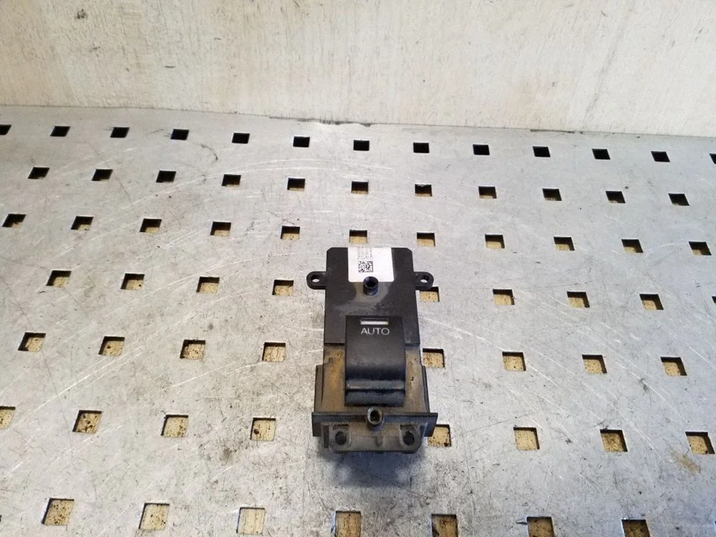 Elektrinių langų jungtukas