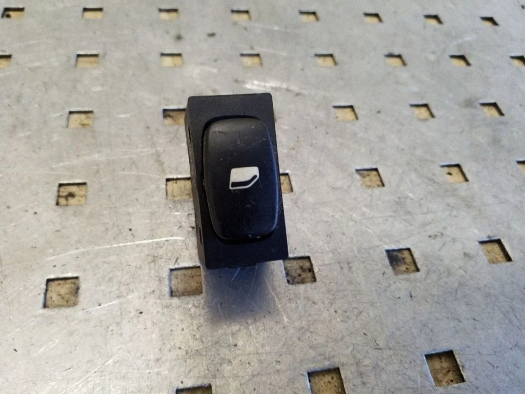 Elektrinių langų jungtukas