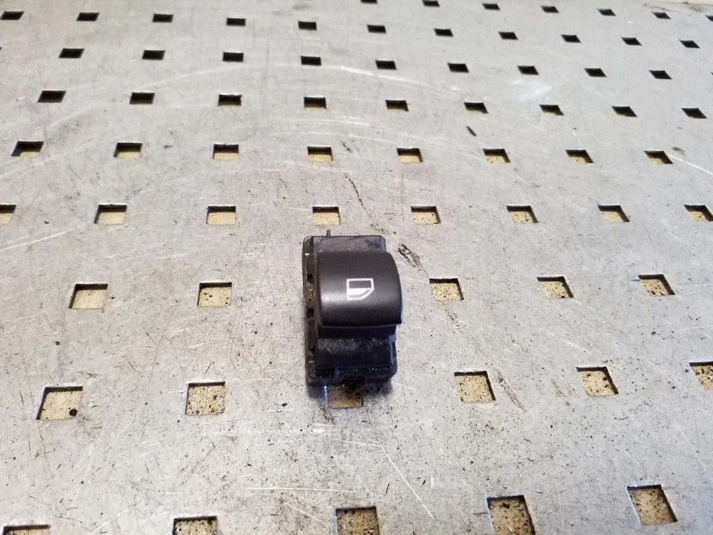 Elektrinių langų jungtukas