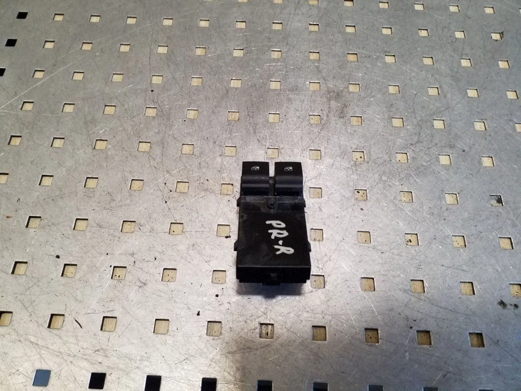Elektrinių langų jungtukas
