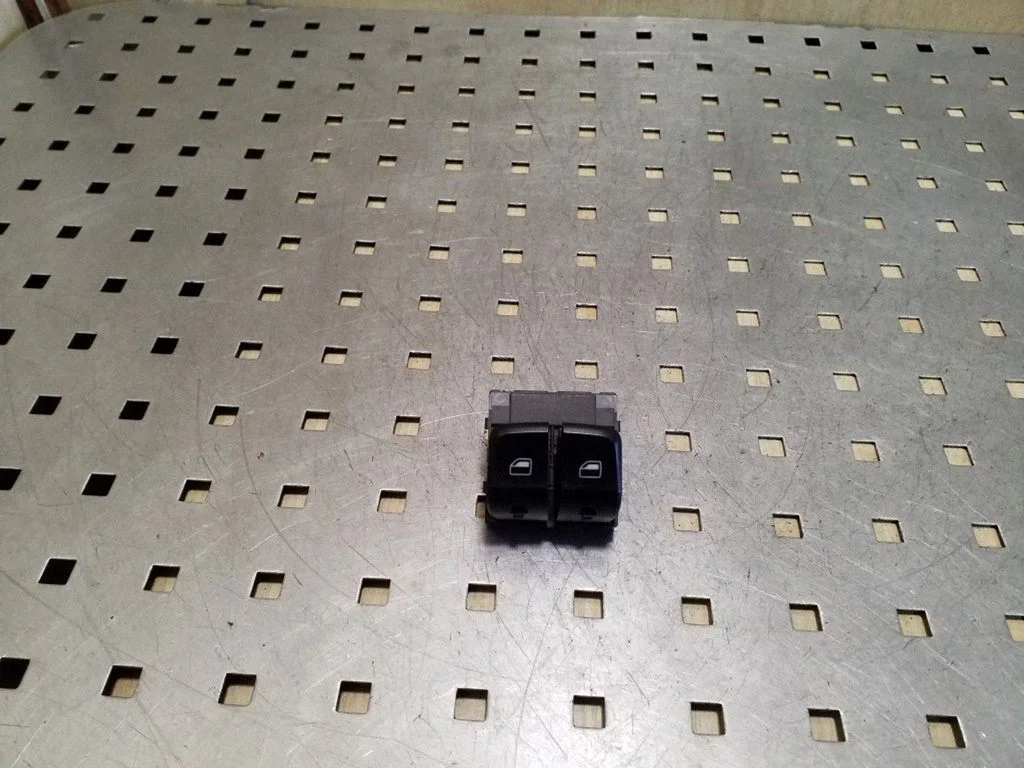 Elektrinių langų jungtukas