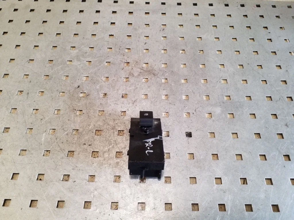 Elektrinių langų jungtukas