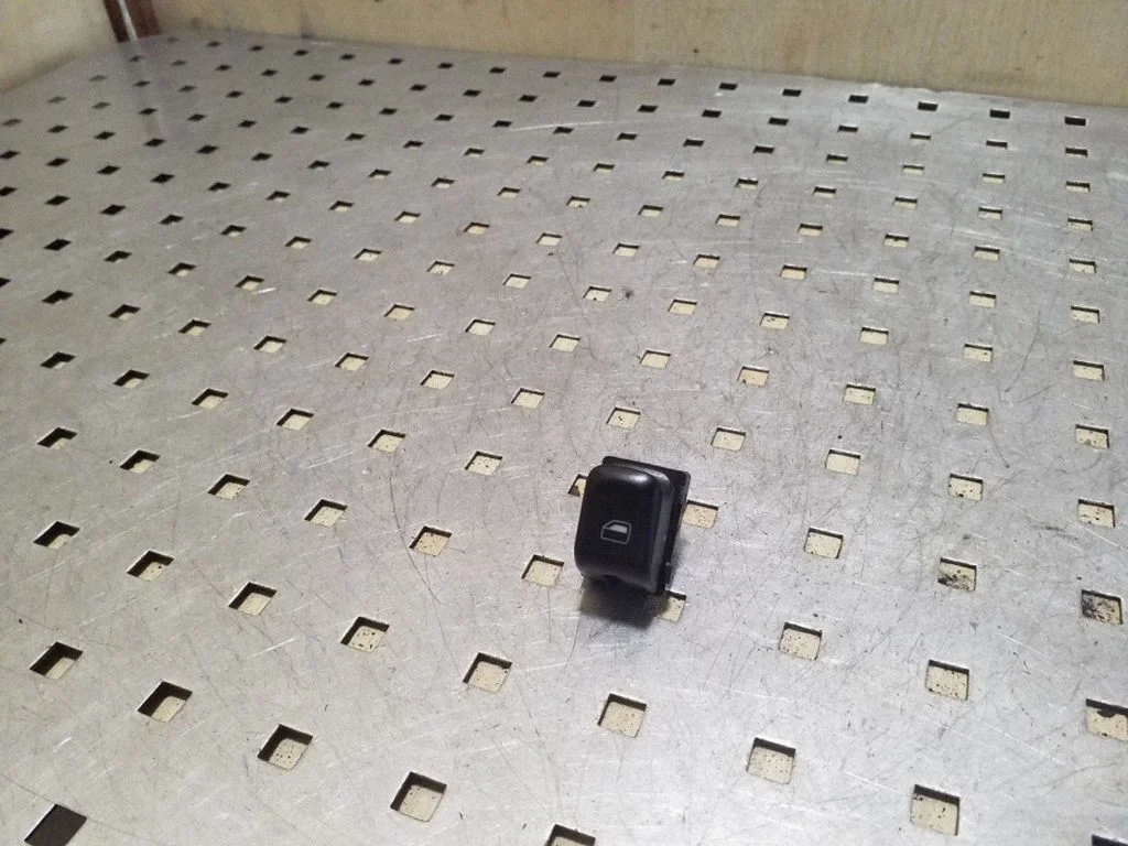 Elektrinių langų jungtukas