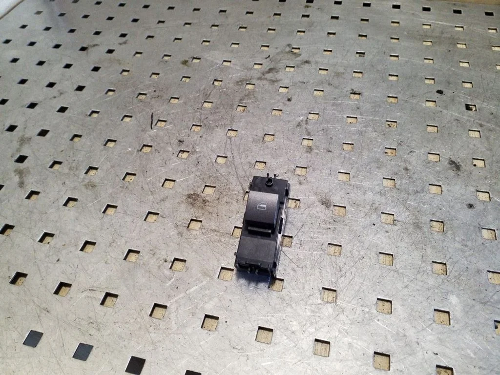 Elektrinių langų jungtukas