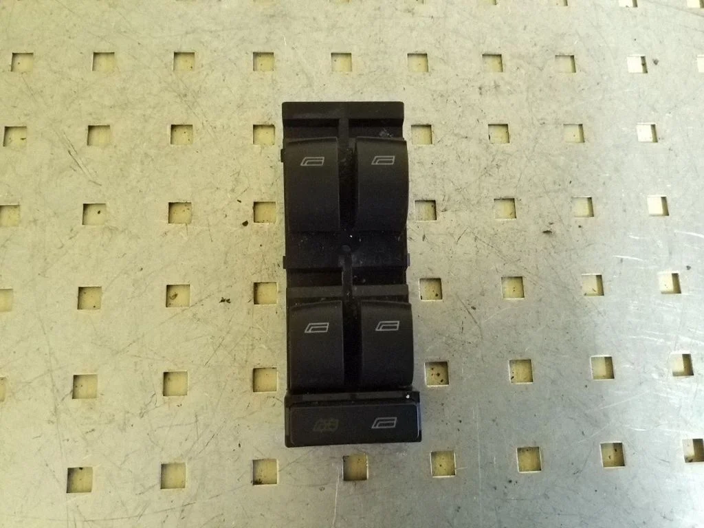 Elektrinių langų jungtukas