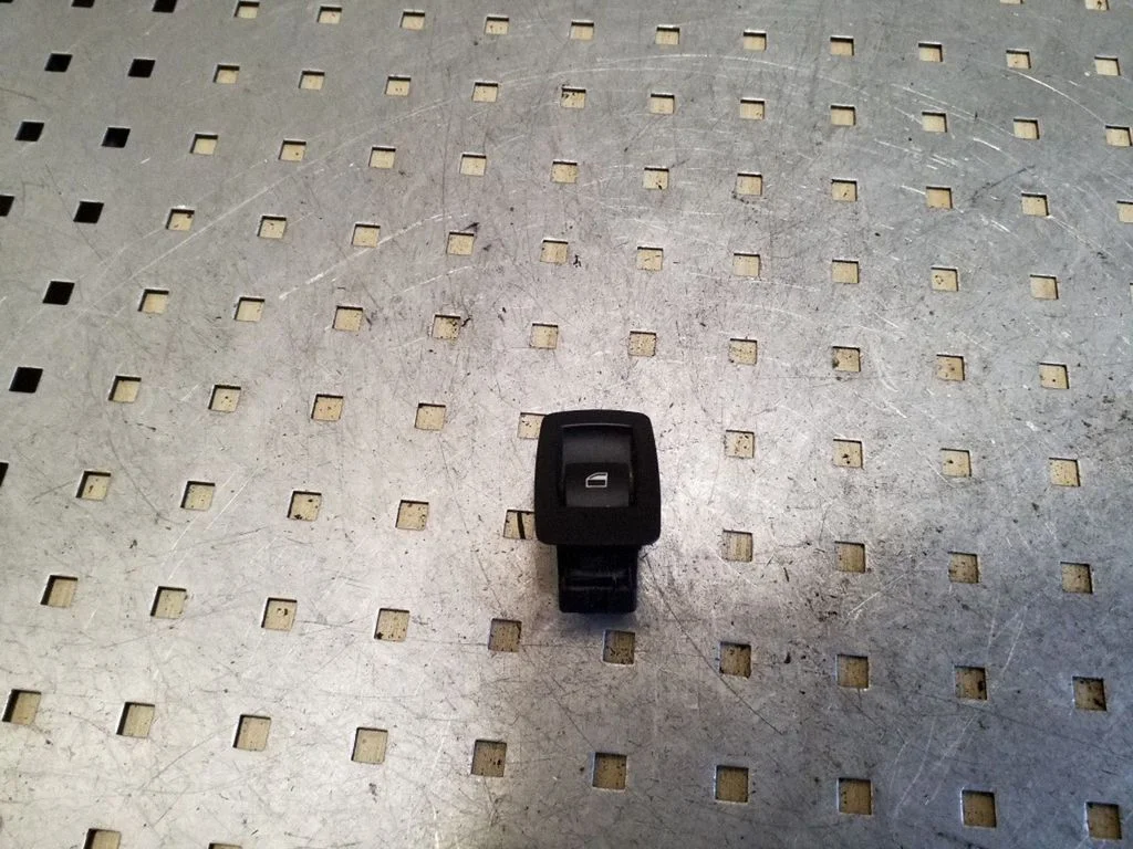 Elektrinių langų jungtukas