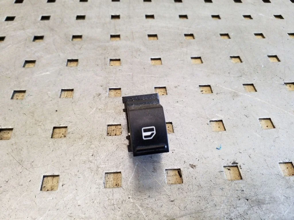 Elektrinių langų jungtukas