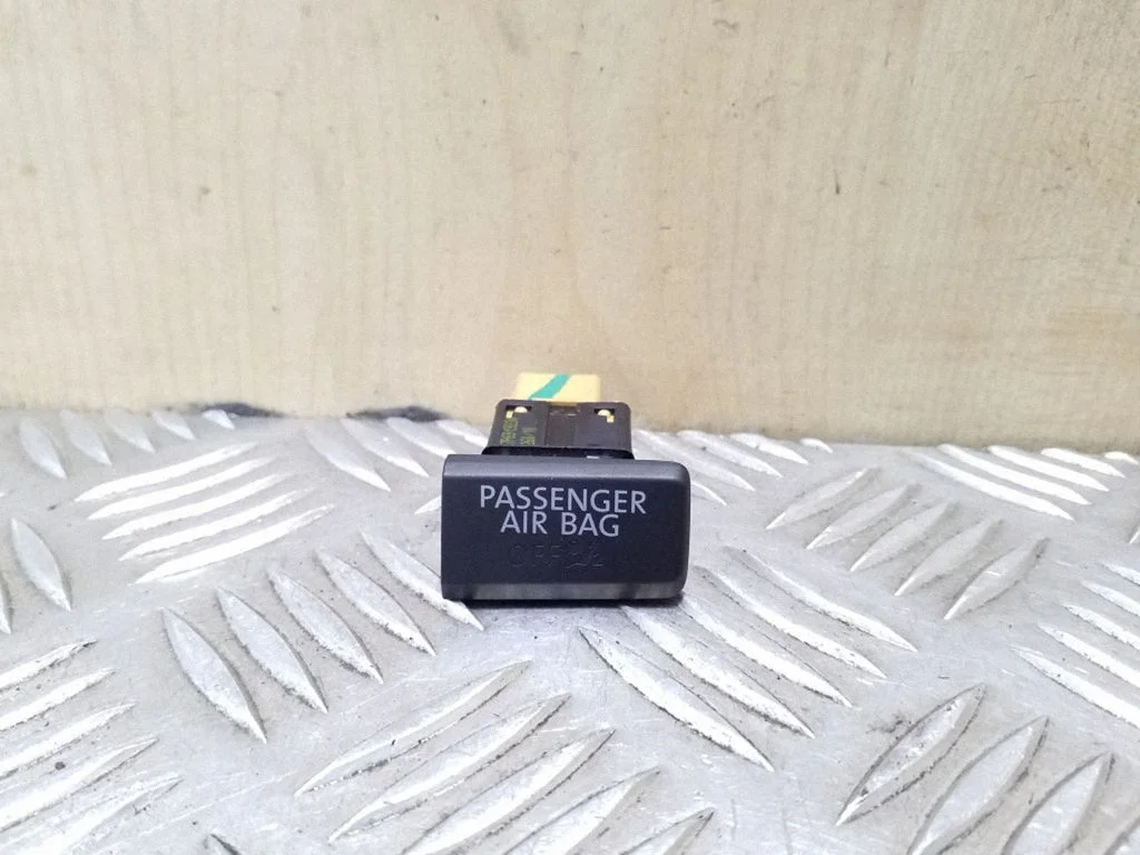 Kiti jungtukai/ rankenėlės/ perjungėjai