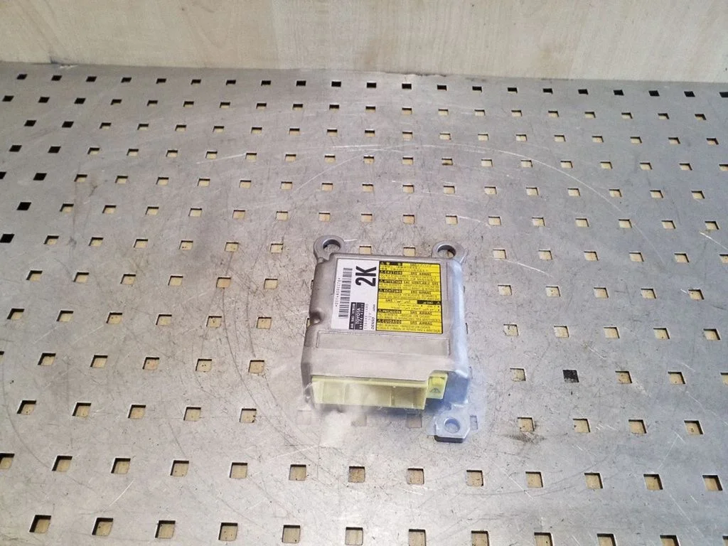 Oro pagalvių valdymo blokas