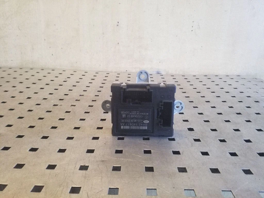 Durų elektronikos valdymo blokas