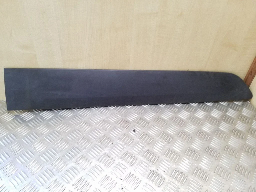 Apdaila galinių durų (moldingas)