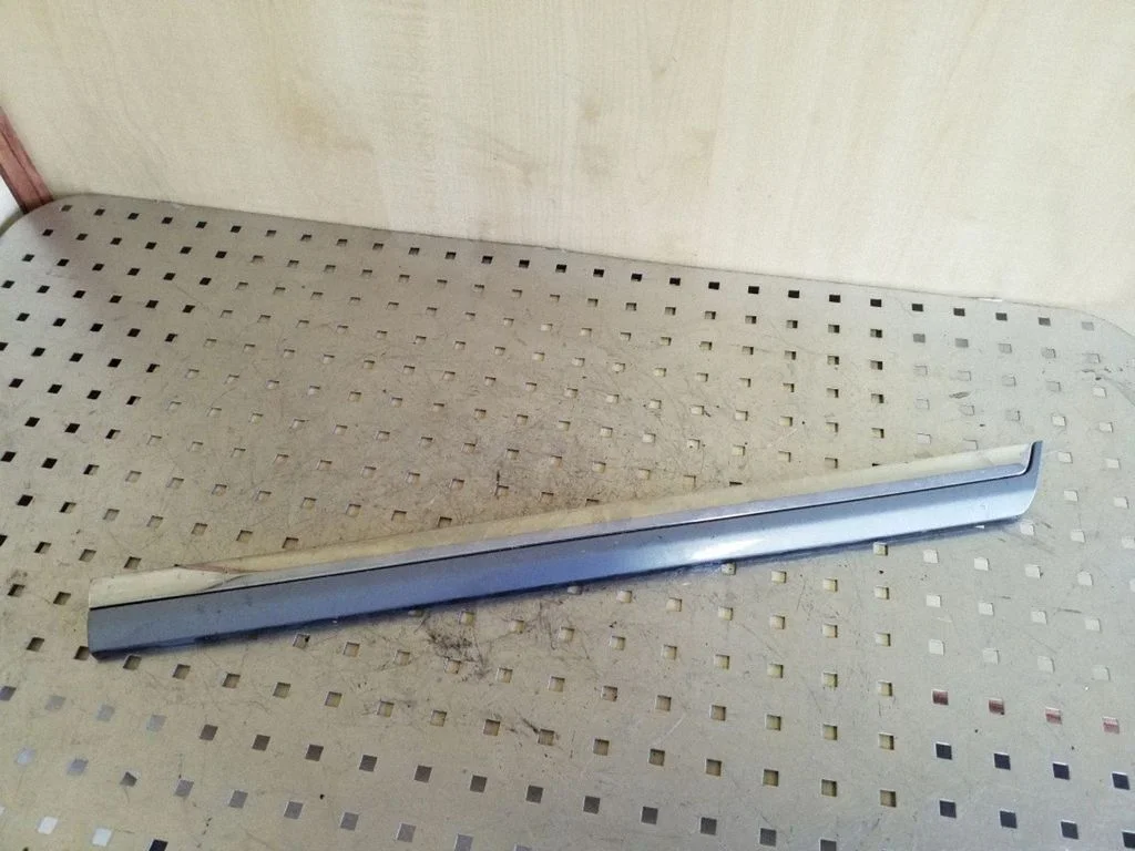 Apdaila galinių durų (moldingas)