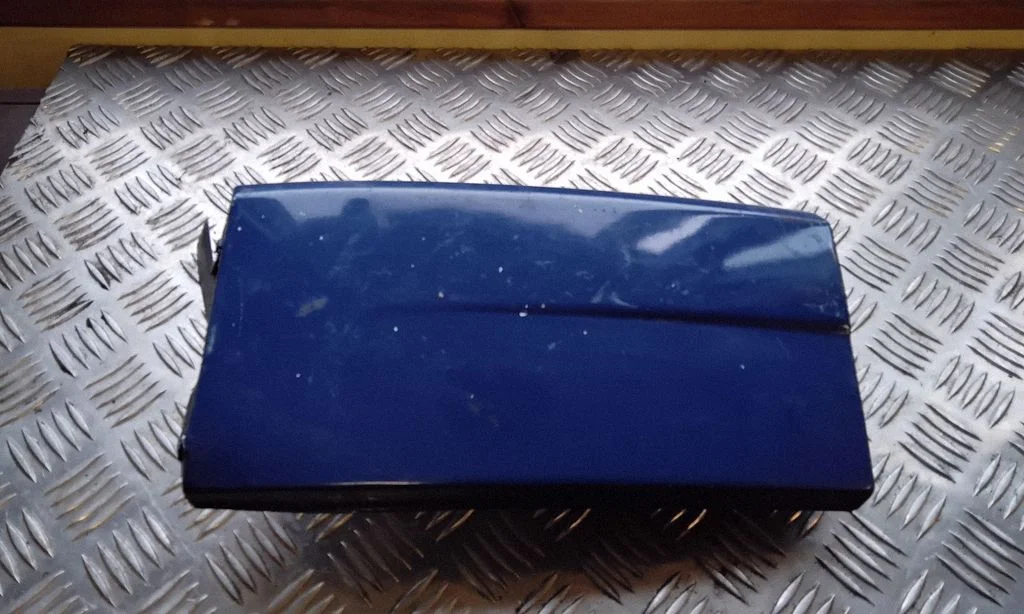 Priekinio žibinto apdaila
