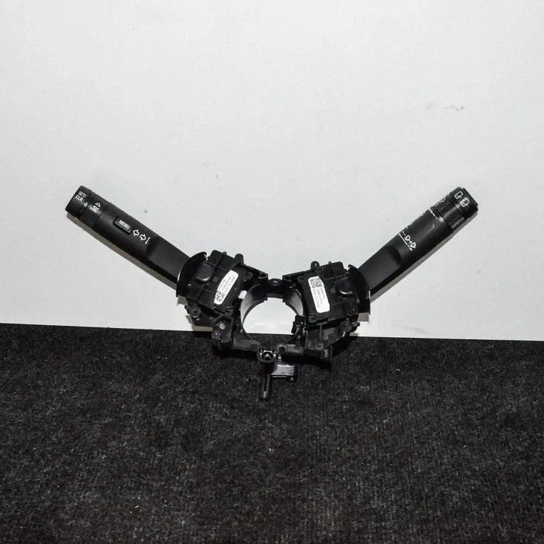 Posūkių/ šviesų rankenėlė