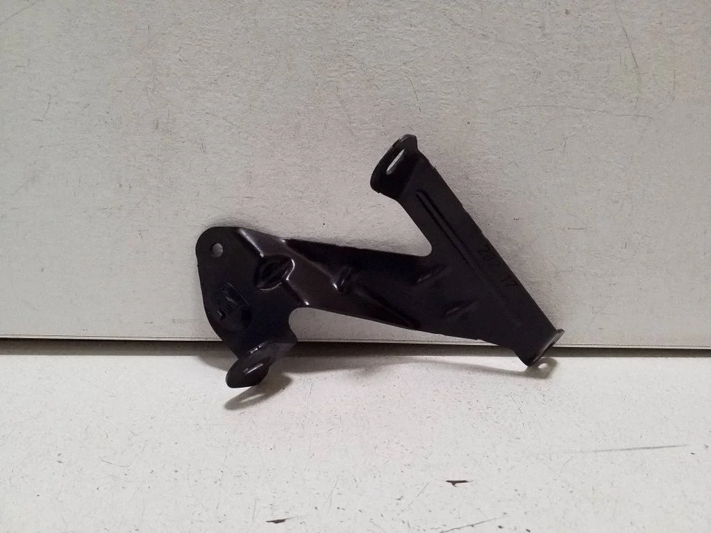 Kita variklio skyriaus detalė