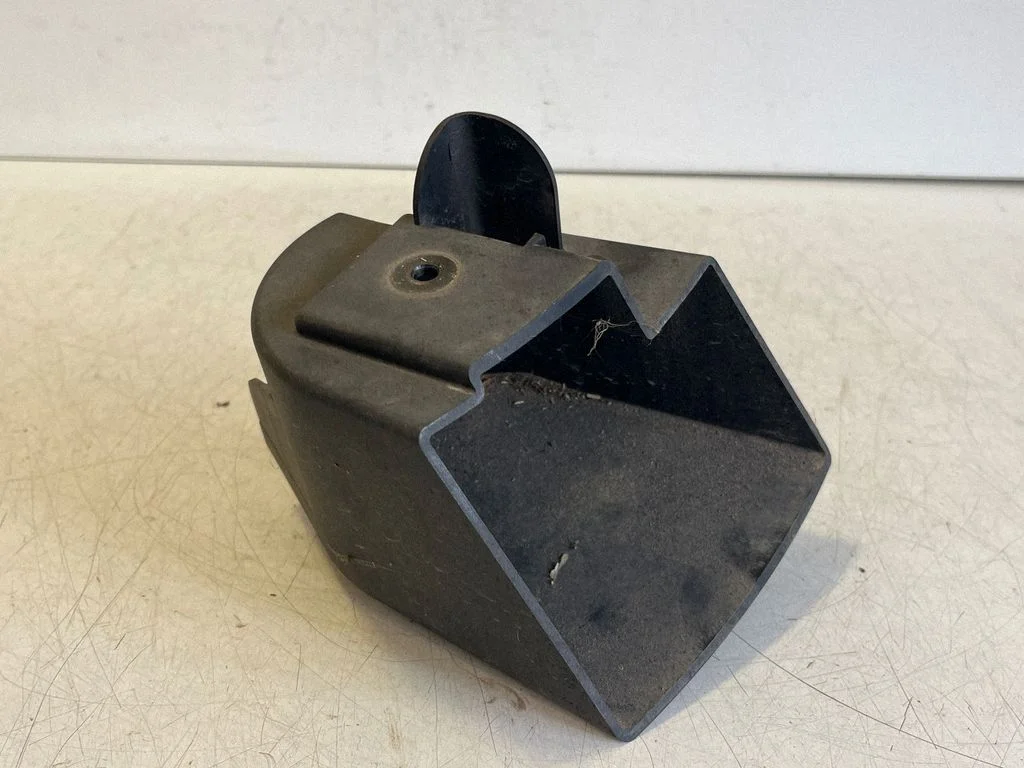 Kita variklio skyriaus detalė
