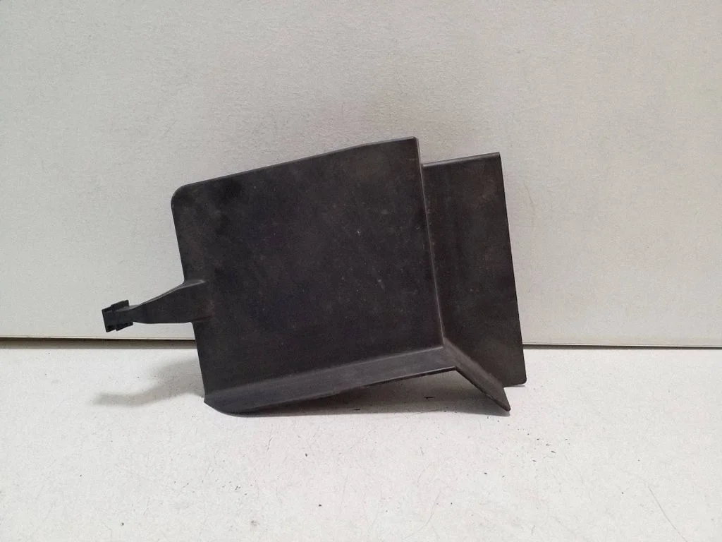 Kita variklio skyriaus detalė
