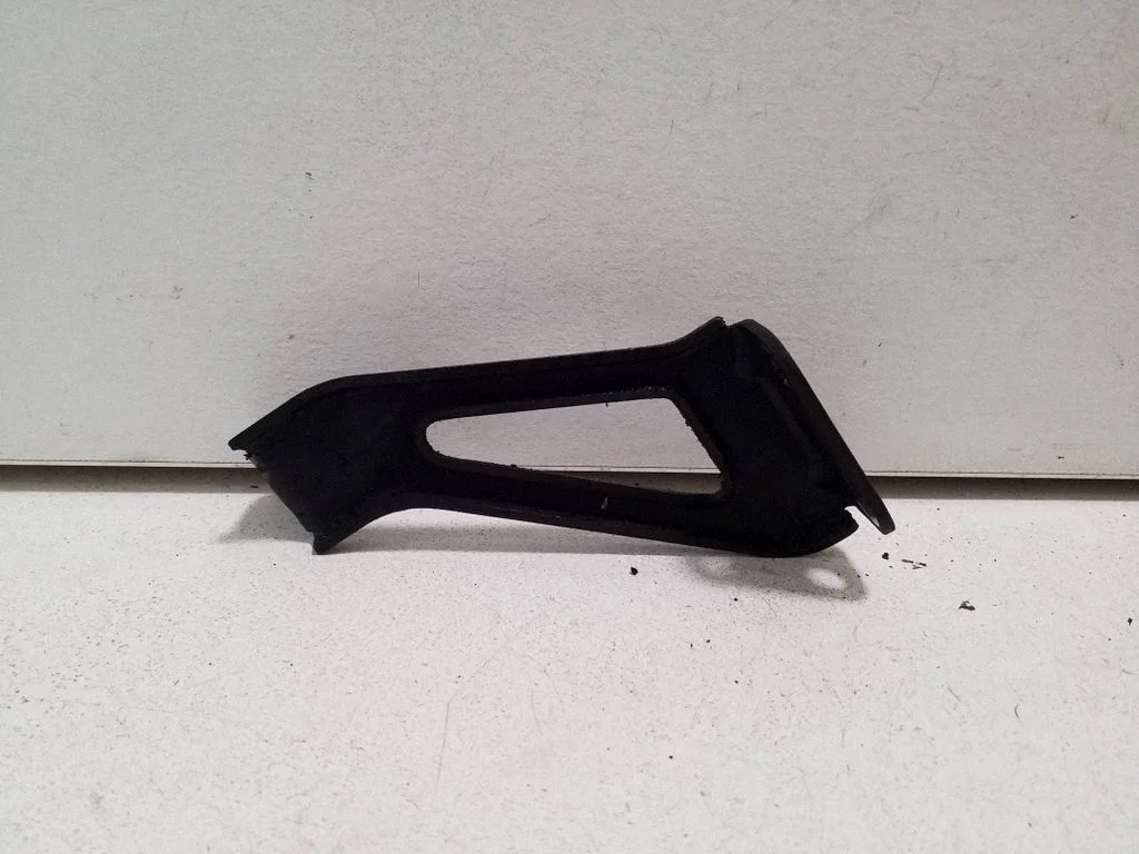 Kita variklio skyriaus detalė