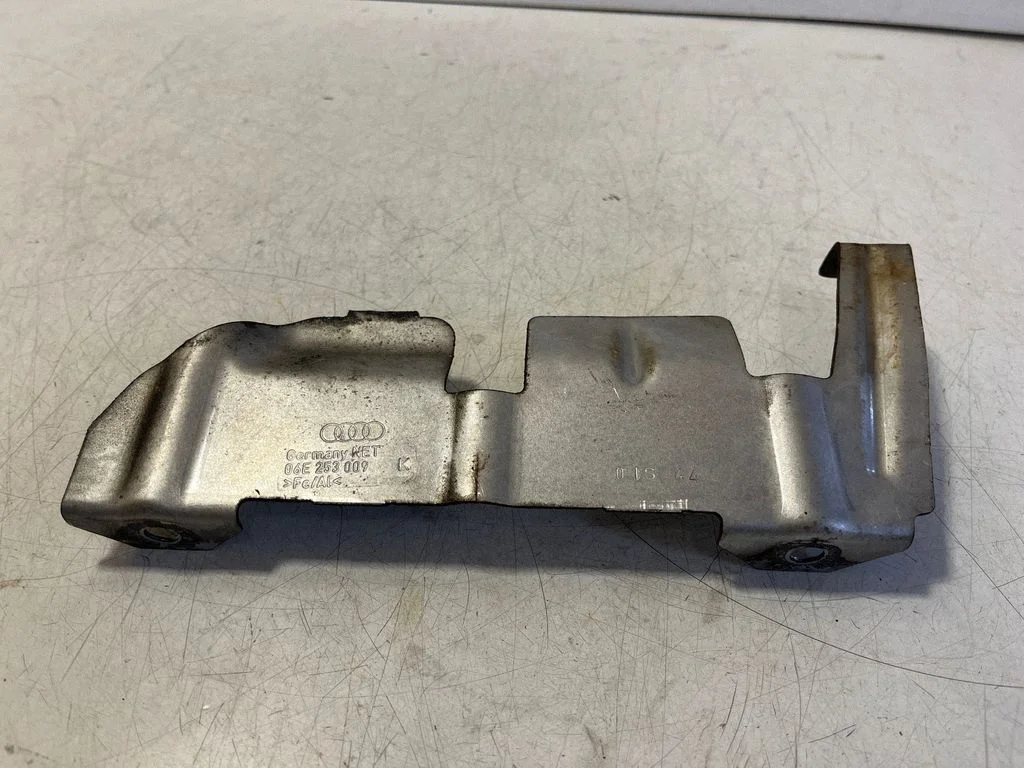 Kita variklio skyriaus detalė