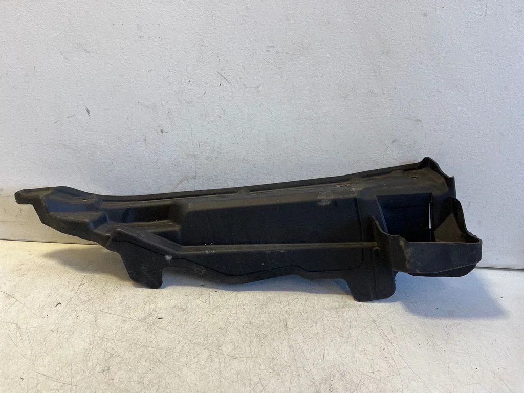 Kita variklio skyriaus detalė